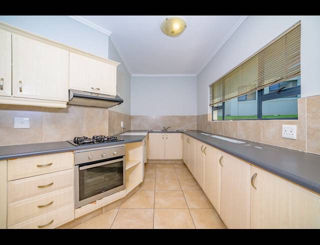 3 BEDROOM APARTMENT FOR SALE IN PALM LAKES ESTATE